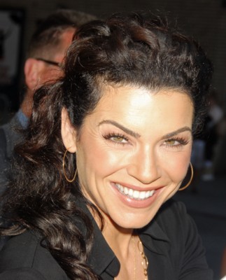 Julianna Margulies puzzle 1453925