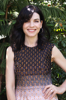 Julianna Margulies t-shirt #2157978