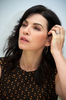 Julianna Margulies Sweatshirt #2224531