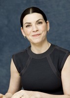 Julianna Margulies Sweatshirt #2248667