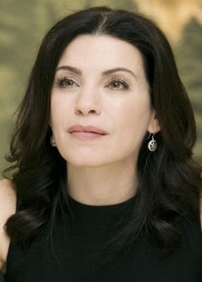Julianna Margulies Mouse Pad 2248683
