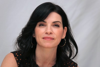 Julianna Margulies puzzle 2436913