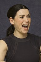 Julianna Margulies Sweatshirt #2443518