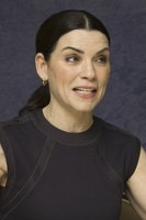 Julianna Margulies Sweatshirt #2443527