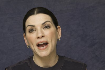 Julianna Margulies Mouse Pad 2443535