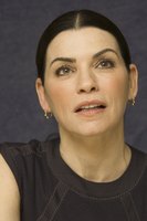 Julianna Margulies t-shirt #2443551