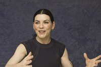Julianna Margulies Sweatshirt #2443553