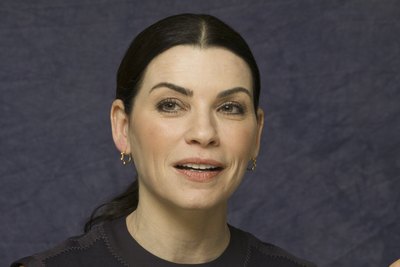 Julianna Margulies Mouse Pad 2443556