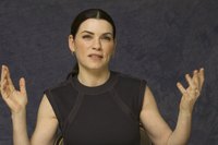 Julianna Margulies Sweatshirt #2443557