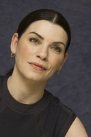 Julianna Margulies t-shirt #2443561