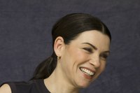 Julianna Margulies mug #G746313