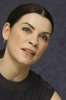 Julianna Margulies Sweatshirt #2443604