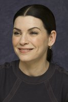 Julianna Margulies Sweatshirt #2443605