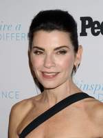Julianna Margulies Sweatshirt #2905375