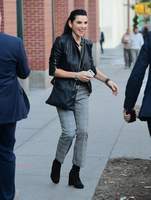 Julianna Margulies Sweatshirt #2905378