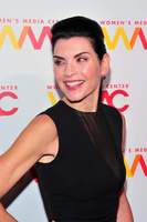 Julianna Margulies Sweatshirt #2905384