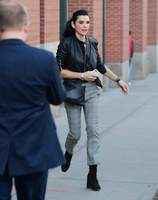 Julianna Margulies Sweatshirt #2905388