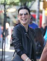 Julianna Margulies Sweatshirt #2905399
