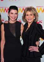 Julianna Margulies Sweatshirt #2905405