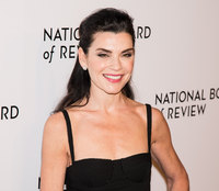Julianna Margulies Sweatshirt #2995281