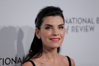 Julianna Margulies t-shirt #2995334