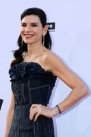 Julianna Margulies Sweatshirt #3265826
