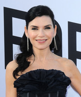 Julianna Margulies Sweatshirt #3265863