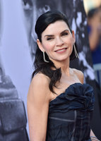 Julianna Margulies t-shirt #3265882