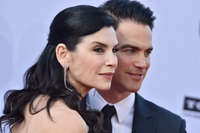 Julianna Margulies Sweatshirt #3265908