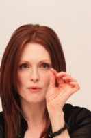Julianne Moore Longsleeve T-shirt #1318900