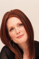 Julianne Moore Longsleeve T-shirt #1318906