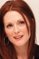 Julianne Moore Longsleeve T-shirt #1318909