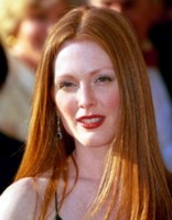 Julianne Moore Longsleeve T-shirt #1318921