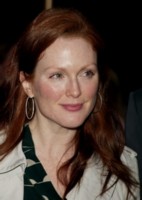Julianne Moore Longsleeve T-shirt #1353894