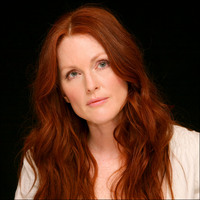 Julianne Moore Longsleeve T-shirt #2042763