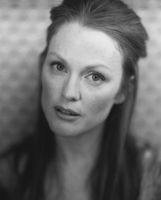 Julianne Moore Longsleeve T-shirt #2042792
