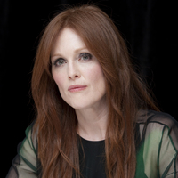 Julianne Moore Sweatshirt #2222201