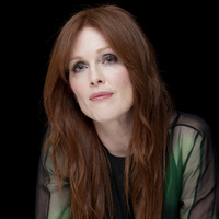 Julianne Moore Sweatshirt #2222225