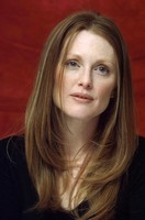 Julianne Moore Sweatshirt #2233558