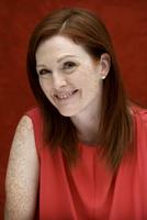Julianne Moore Sweatshirt #2233561