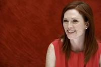 Julianne Moore Sweatshirt #2233564