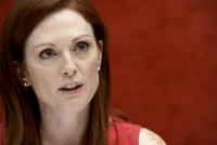Julianne Moore Sweatshirt #2233567