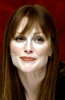 Julianne Moore Sweatshirt #2233570