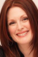 Julianne Moore Sweatshirt #2233575