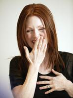 Julianne Moore Sweatshirt #2233622