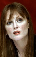 Julianne Moore Sweatshirt #2233630