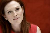 Julianne Moore Sweatshirt #2233690