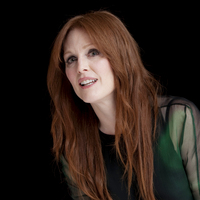 Julianne Moore Sweatshirt #2240839