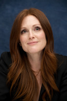 Julianne Moore Sweatshirt #2245331