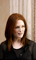 Julianne Moore tote bag #G581796